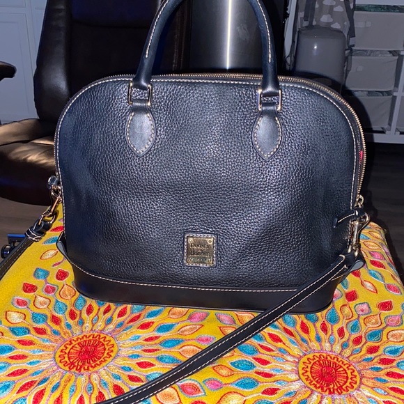Dooney & Bourke black leather purse. - Picture 1 of 9